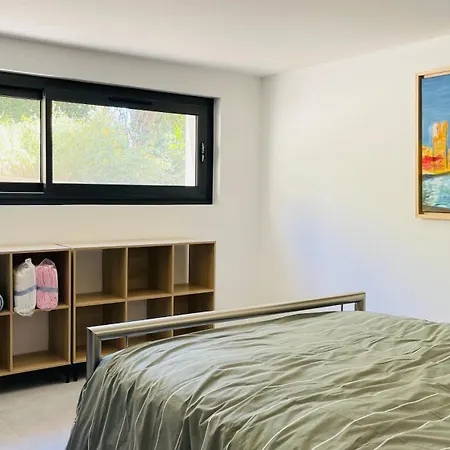 3 Pieces Avec Piscine Privative *